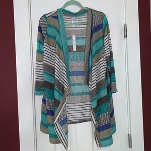 New 3/4 sleeve light cardigan with draped front